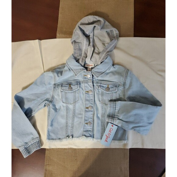 Cat and Jack NWT light wash button down girls jean jacket hoodie Small (6-7) - Picture 3 of 8